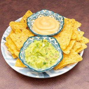 NACHOS CON SALSA CHEDDAR