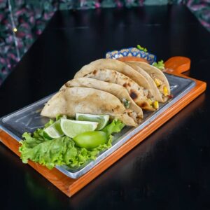 TACO O BURRITO DE  POLLO